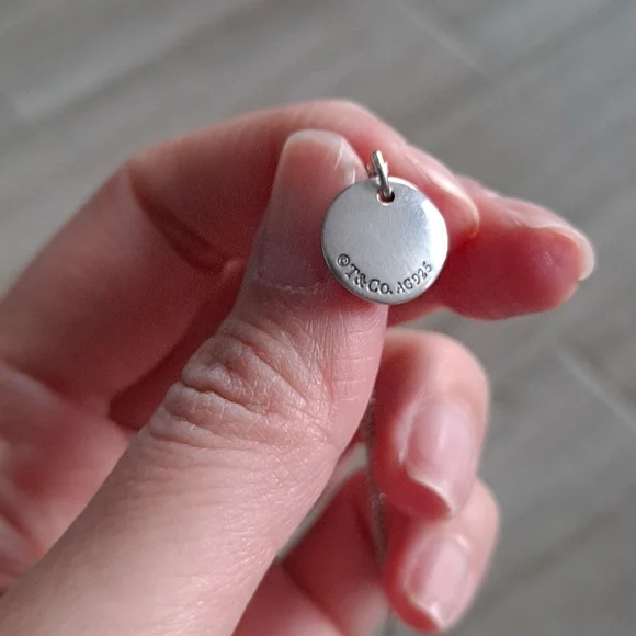 Authentic Tiffany & Co. S pendant necklace - Picture 9 of 9